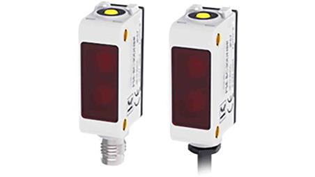 Czujniki fotoelektryczne Odbicie w polaryzacji retro PNP NO/NC w obudowie prostokątnej zakres 4 m-8695