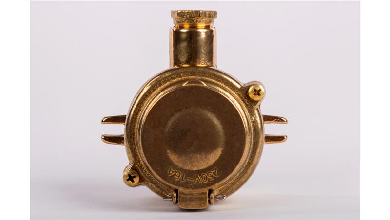 Gniazdo mosiężne z uziemieniem SCHUKO, 16? 230V z pokrywą AN2-40862