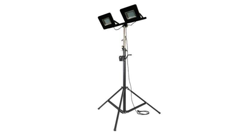 Maszt oświetleniowy z podnośnikiem LED SMD LM2x150R 2x150W z kratką ochronną 6500K 27000lm IP54 16117-52652 Maszt oświetleniowy z podnośnikiem LED SMD LM2x150R 2x150W z kratką ochronną 6500K 27000lm IP54 16117-52652