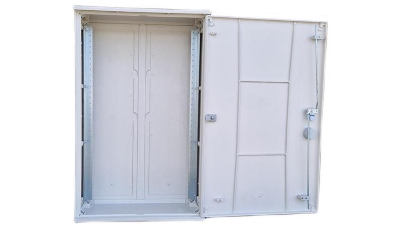 Rozdzielnica elektryczna, obudowa termoutwardzalna z kątownikami typ OZ 53x80 99-327-68157