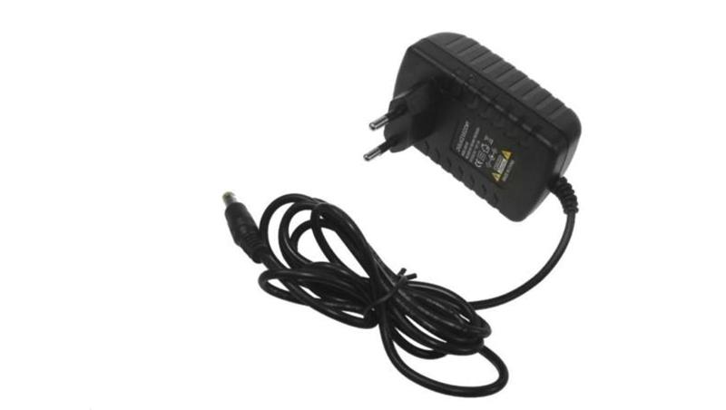 Zasilacz impulsowy wtyczkowy 12V/1,5A DC 2,1/5,5-10302