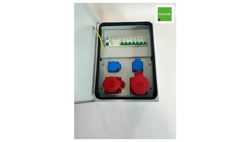 IP54 Metalowa rozdzielnica ścienna CEE 32A 16A 2x230V z bezpiecznikami FI 94V-1-70077