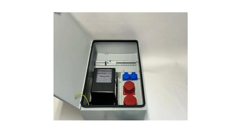 IP54 Metalowa rozdzielnica ścienna CEE 32A 16A 2x230V z bezpiecznikami HAGER FI / Licznik energii RB4-70070