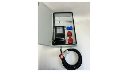 IP54 Metalowa rozdzielnica ścienna CEE 32A 16A 2x230V z bezpiecznikami HAGER FI /Miernik mocy z kablem 5m RB4-70071