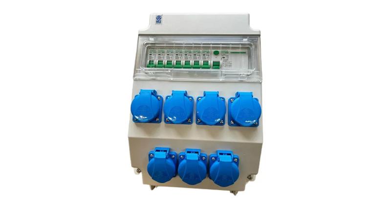 Rozdzielnica elektryczna 7x 230V z bezpiecznikami FI / 7x 230V 3 fazy 95V-1-70090