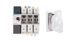 Rozłącznik izolacyjny 3P 160A z widoczną przewą HAE316-13608