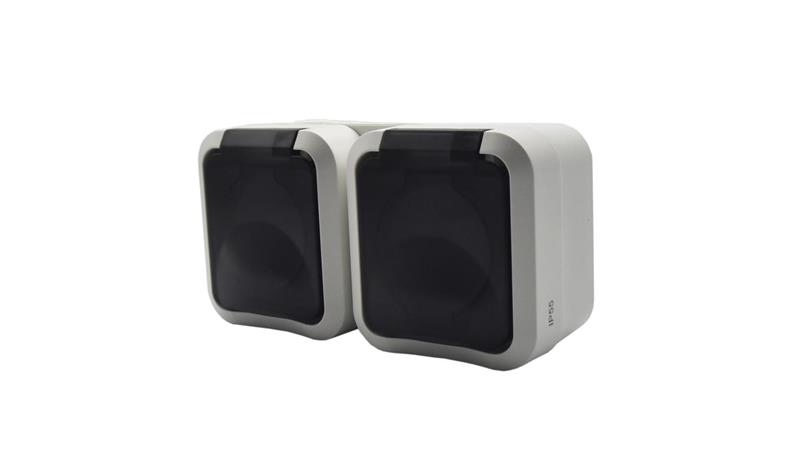Gniazdo z uziemieniem podwójne natynkowe Aqua Pro IP55 białe klapka dymna / 60329-85961
