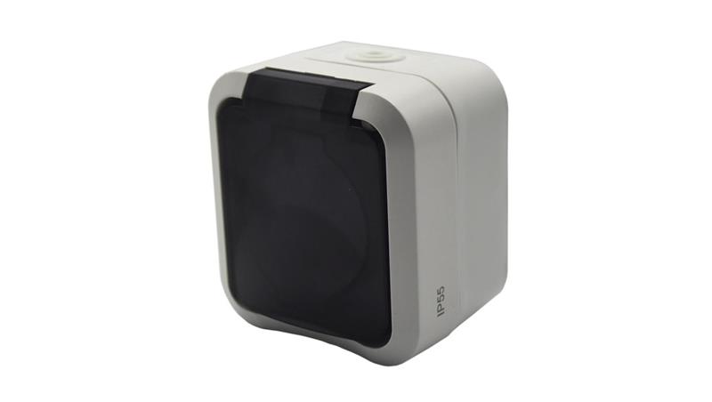 Gniazdo z uziemieniem pojedyncze natynkowe Aqua Pro IP55 białe klapka dymna / 60328-85960