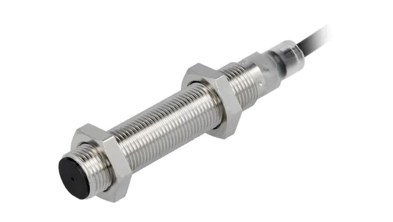 E2BM30KS15M1C1 Czujnik indukcyjny o zasięgu 0÷15mm, konfiguracji wyjścia NPN / NO, napięciu zasilania 10÷30VDC, obudowie M30-122